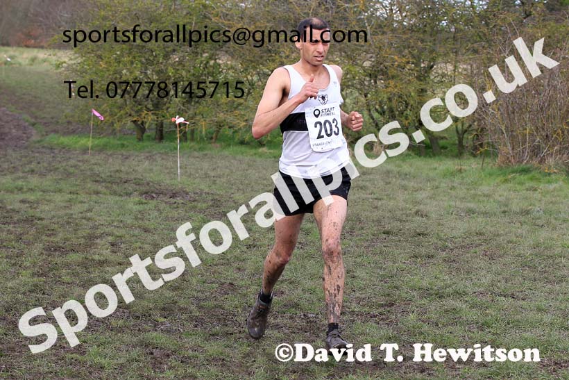 Men 35 to 60 in the 2023 BMAF Cross Country Champs., Wallsend. Photo: David T. Hewitson/Sports for All Pics
